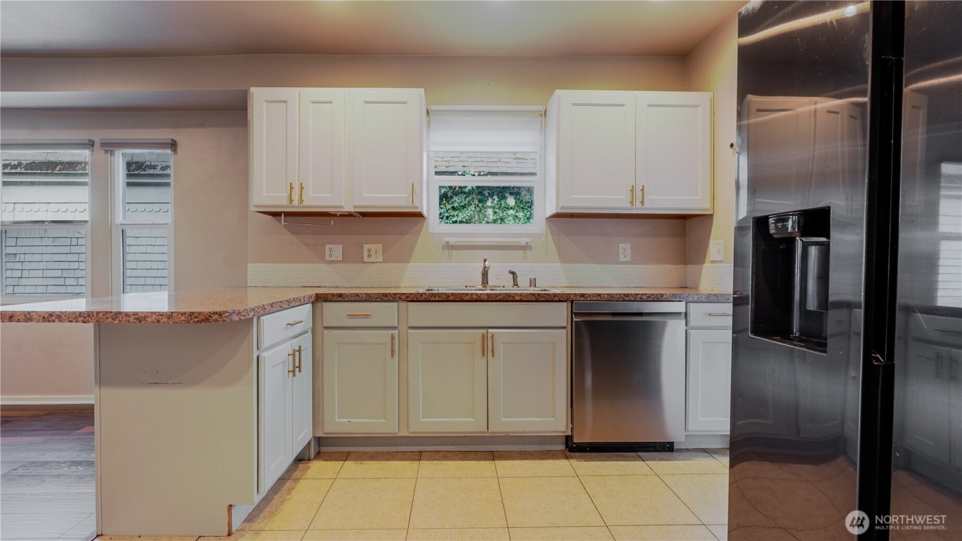 1421 S 45th , Tacoma, WA 98418-2416