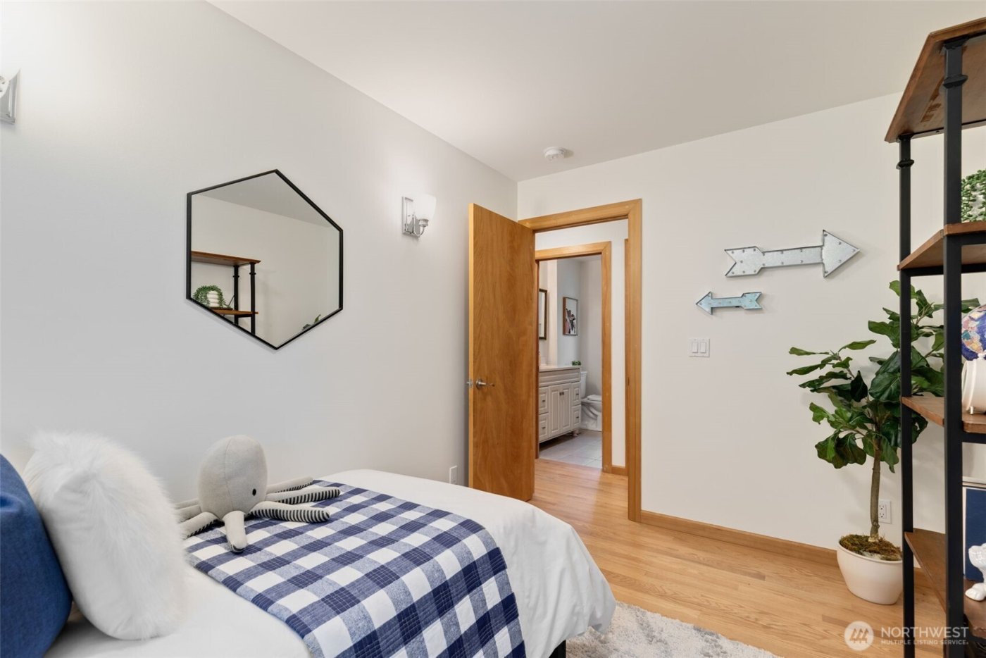 20068 21st Avenue NE, Shoreline, WA 98155