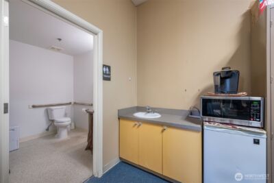 9222 Roosevelt Way NE #A, Seattle, WA 98115 - Photo 14