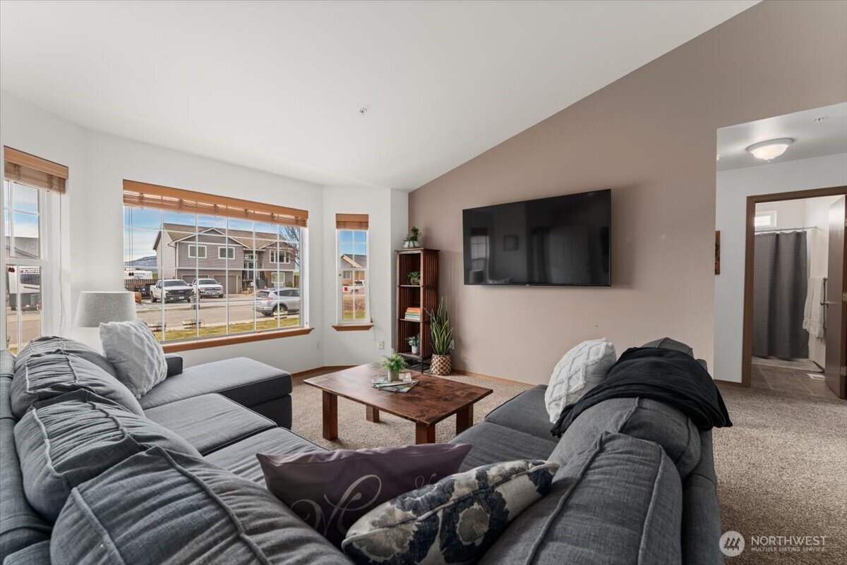 1315 Tractor Loop , East Wenatchee, WA 98802