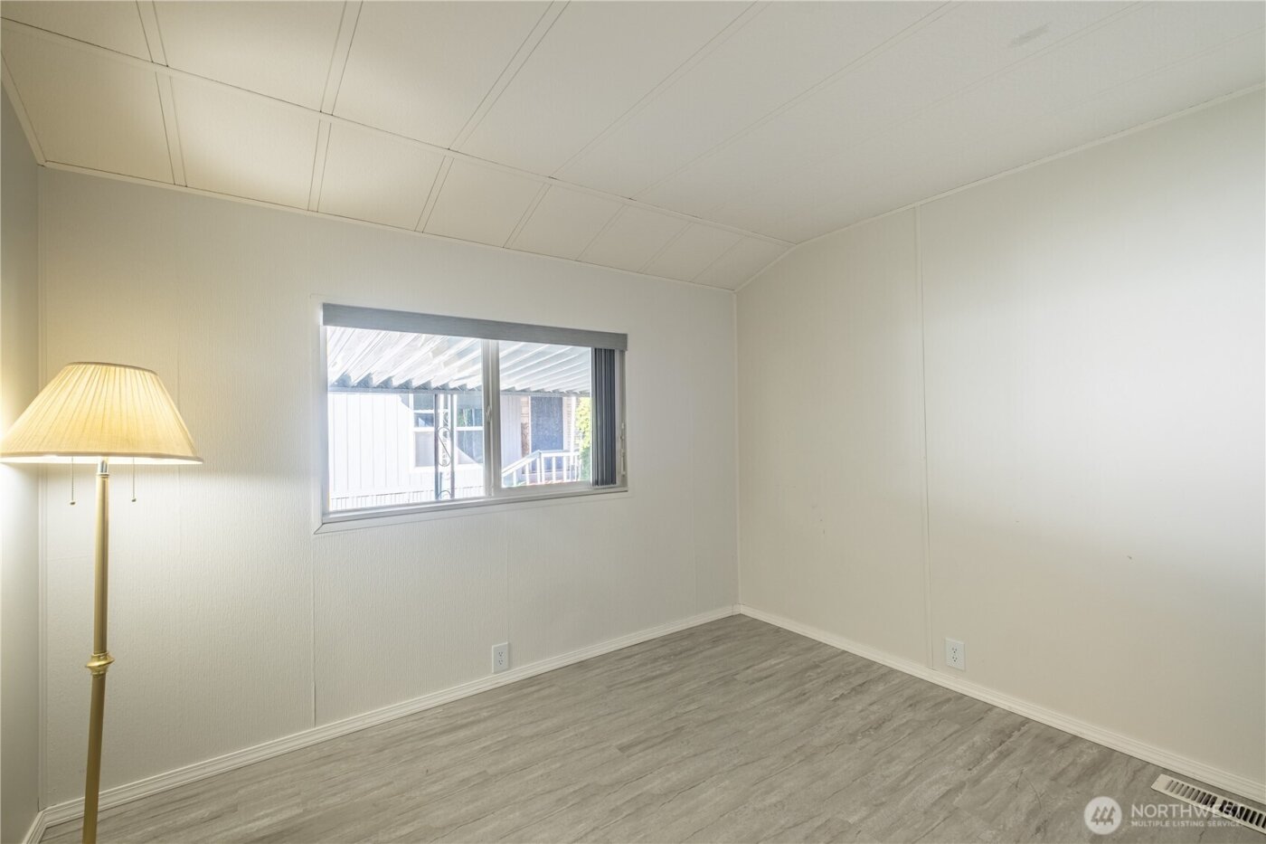 225 NE Ernst #50, Oak Harbor, WA 98277