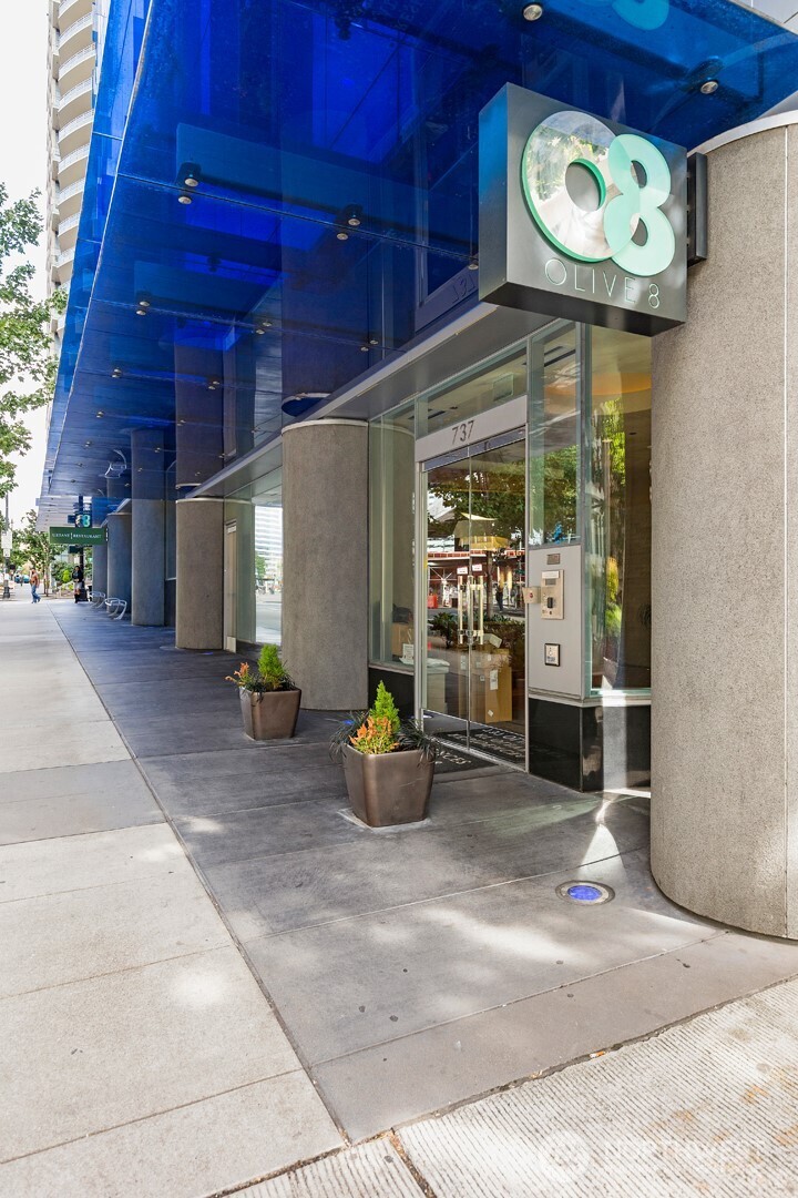 737 Olive Way #3702, Seattle, WA 98101