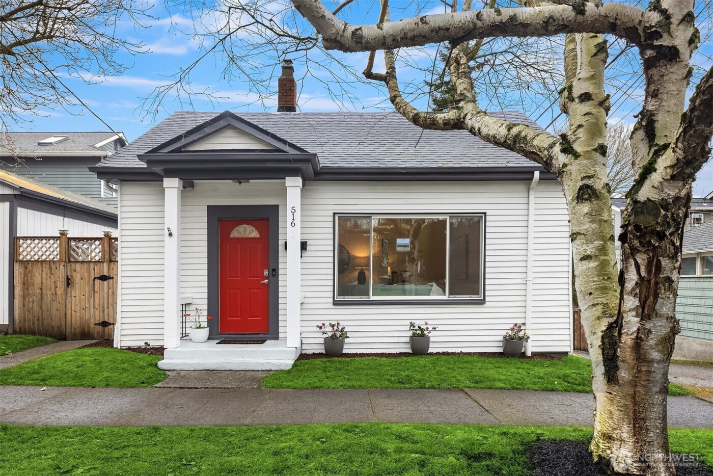 516 W Howe Street , Seattle, WA 98119