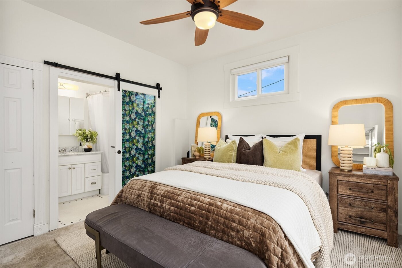 516 W Howe Street , Seattle, WA 98119