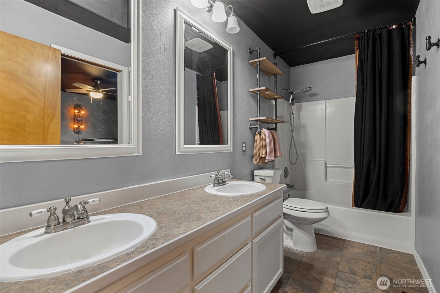 798 West Road , Sedro Woolley, WA 98284