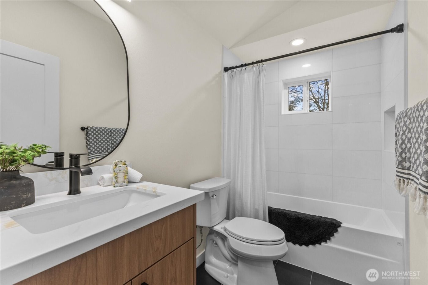 11017 35th Avenue NE, Seattle, WA 98125