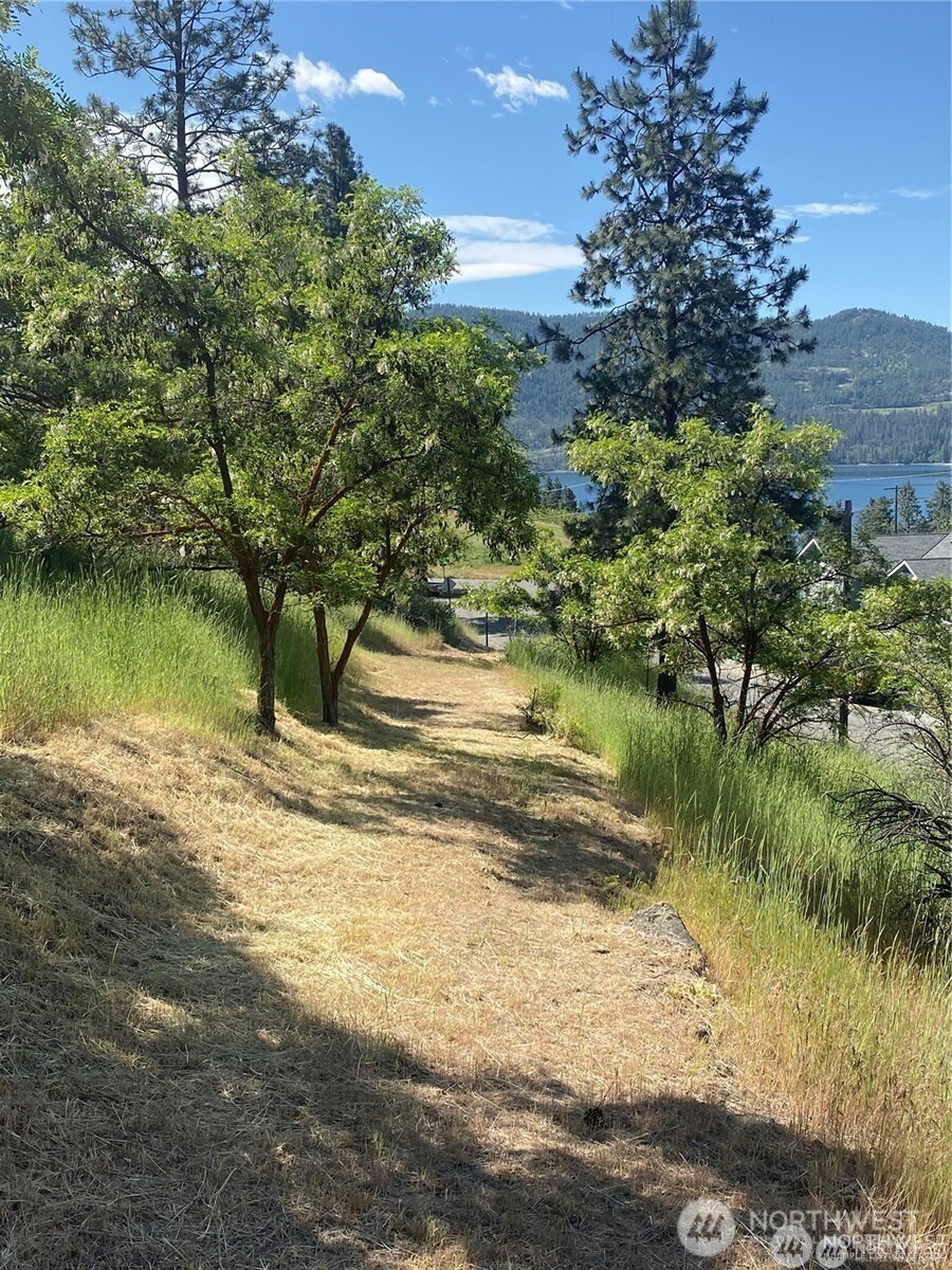 2524 Lakeshore Drive , Manson, WA 98831
