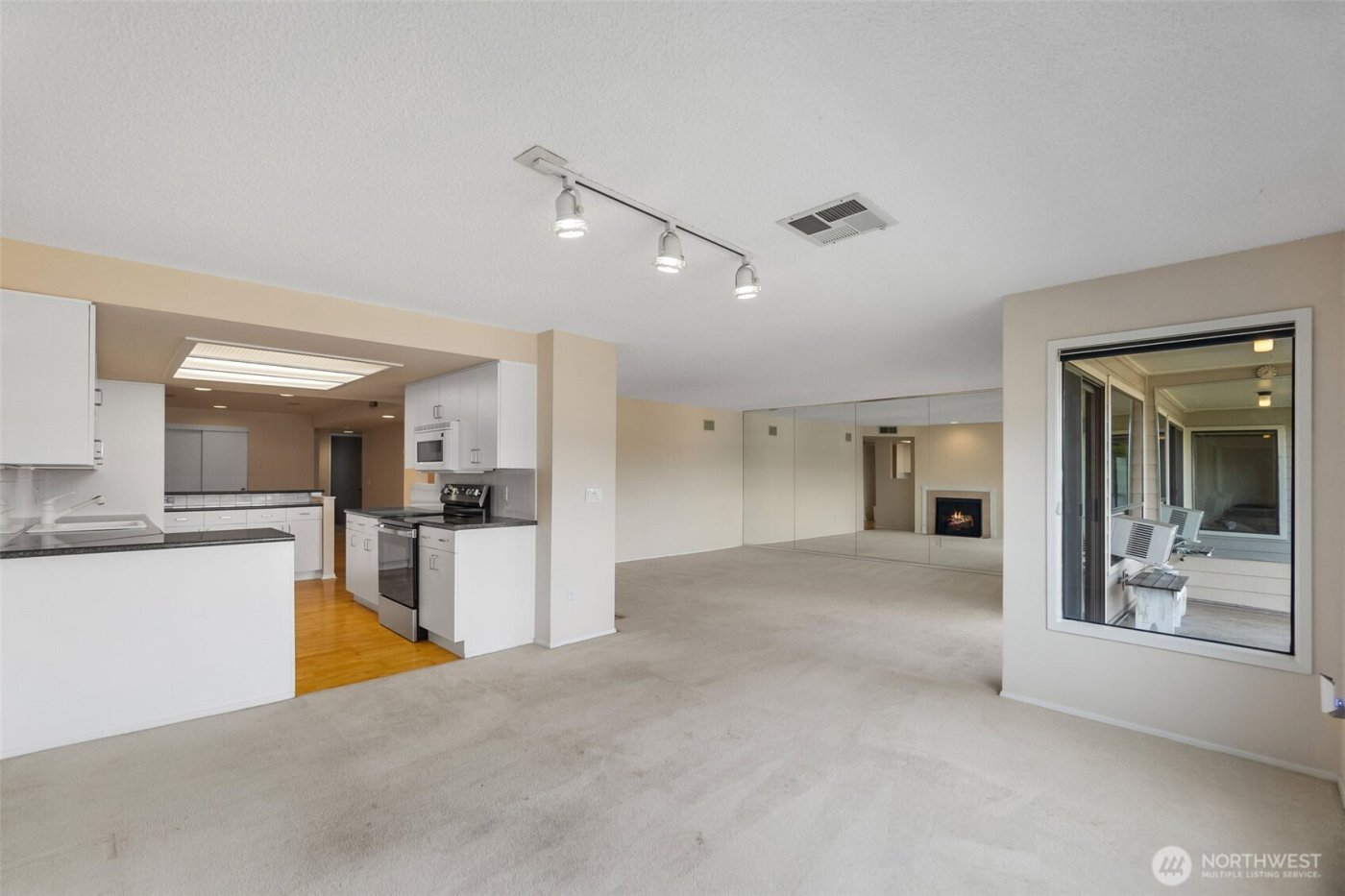 908 East Bay Drive NE #E203, Olympia, WA 98506