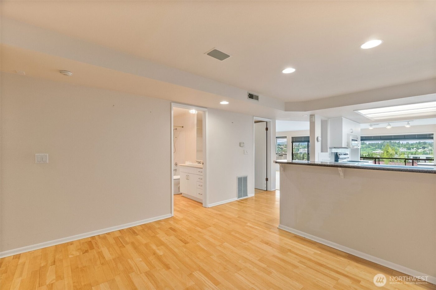 908 East Bay Drive NE #E203, Olympia, WA 98506