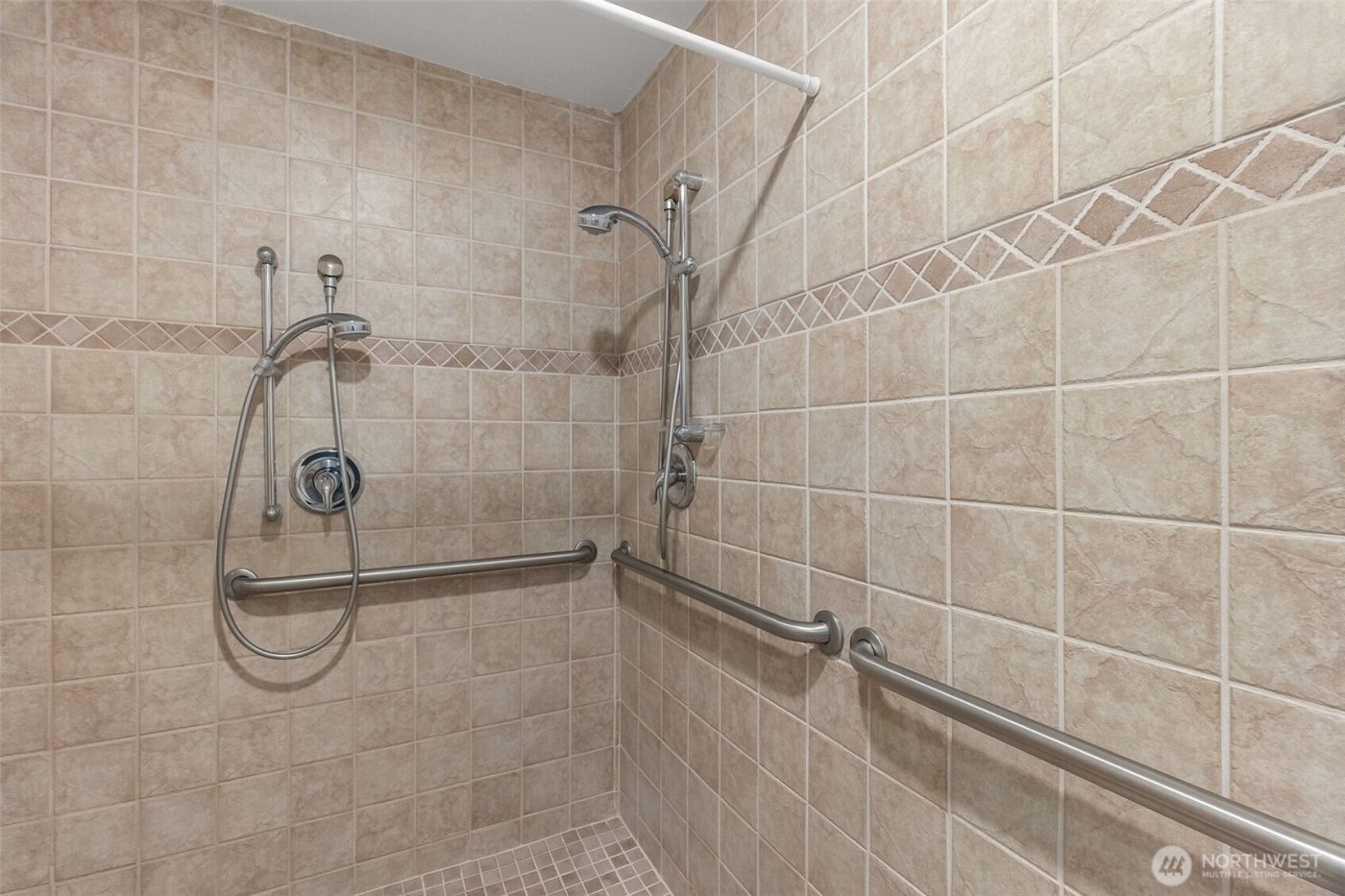 908 East Bay Drive NE #E203, Olympia, WA 98506