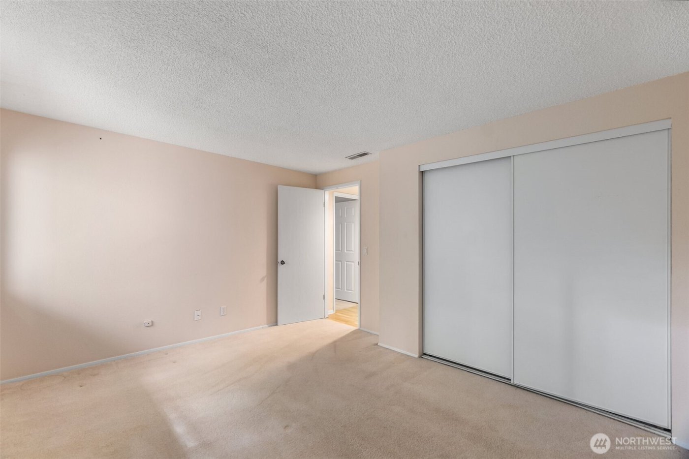 908 East Bay Drive NE #E203, Olympia, WA 98506