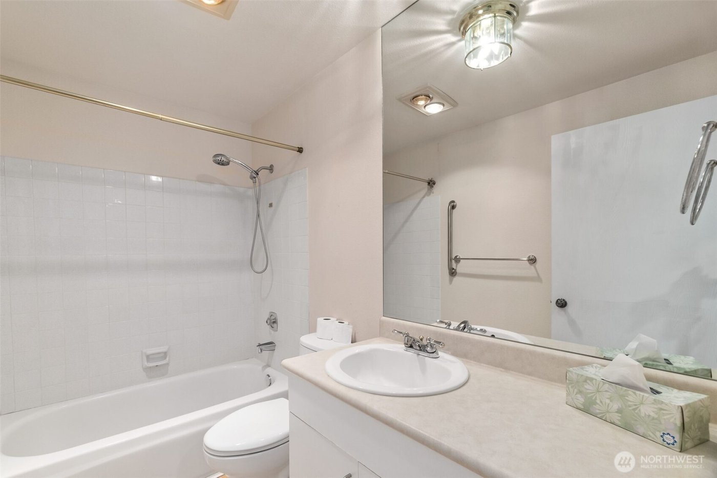 908 East Bay Drive NE #E203, Olympia, WA 98506