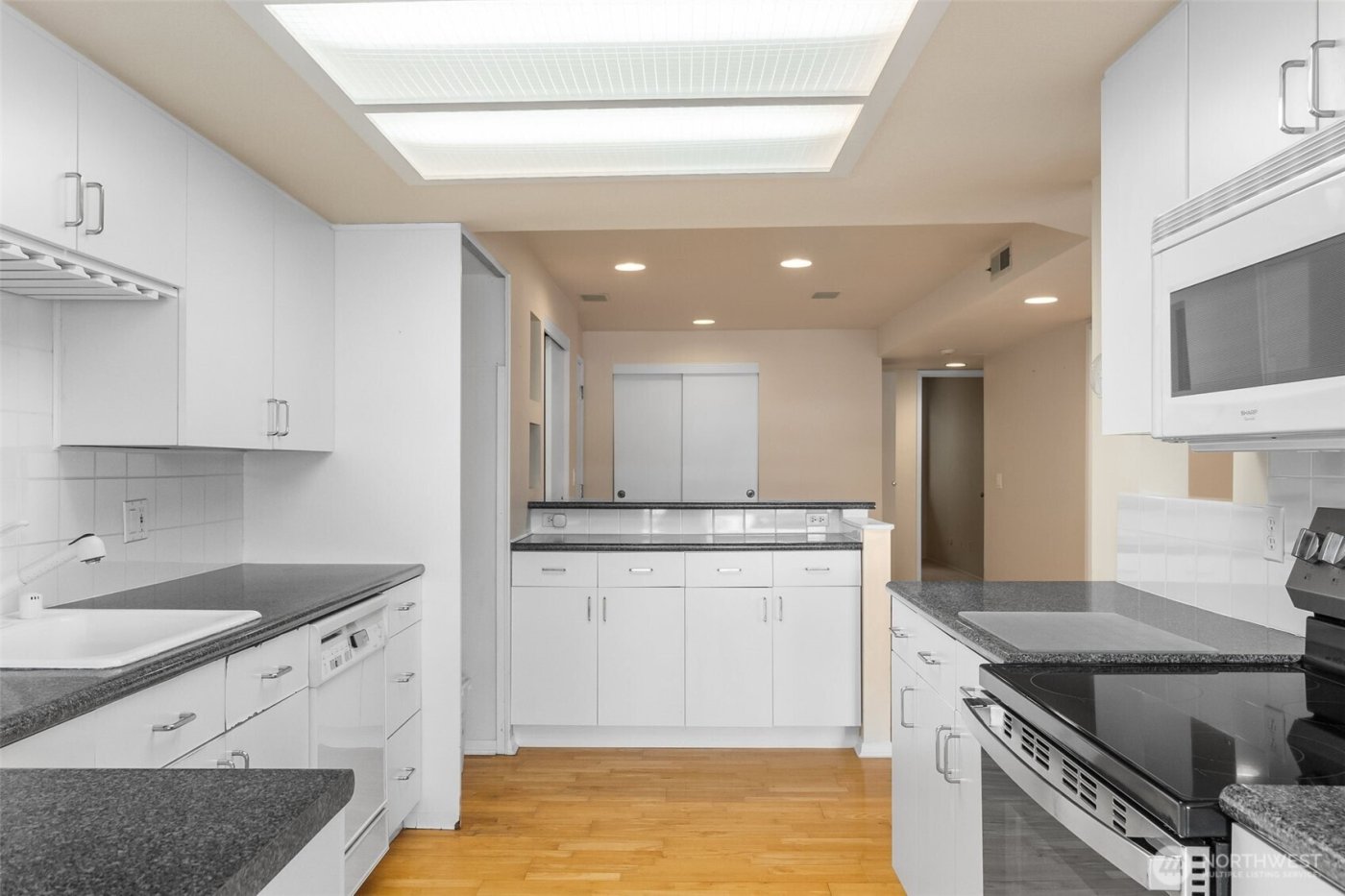 908 East Bay Drive NE #E203, Olympia, WA 98506