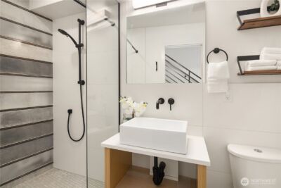 7439 Latona Avenue NE, Seattle, WA 98115 - Photo 17