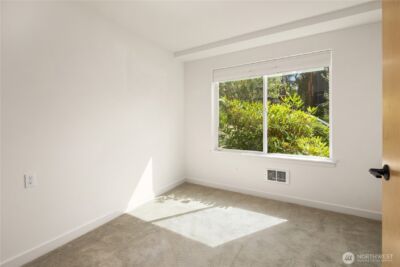 7439 Latona Avenue NE, Seattle, WA 98115 - Photo 19