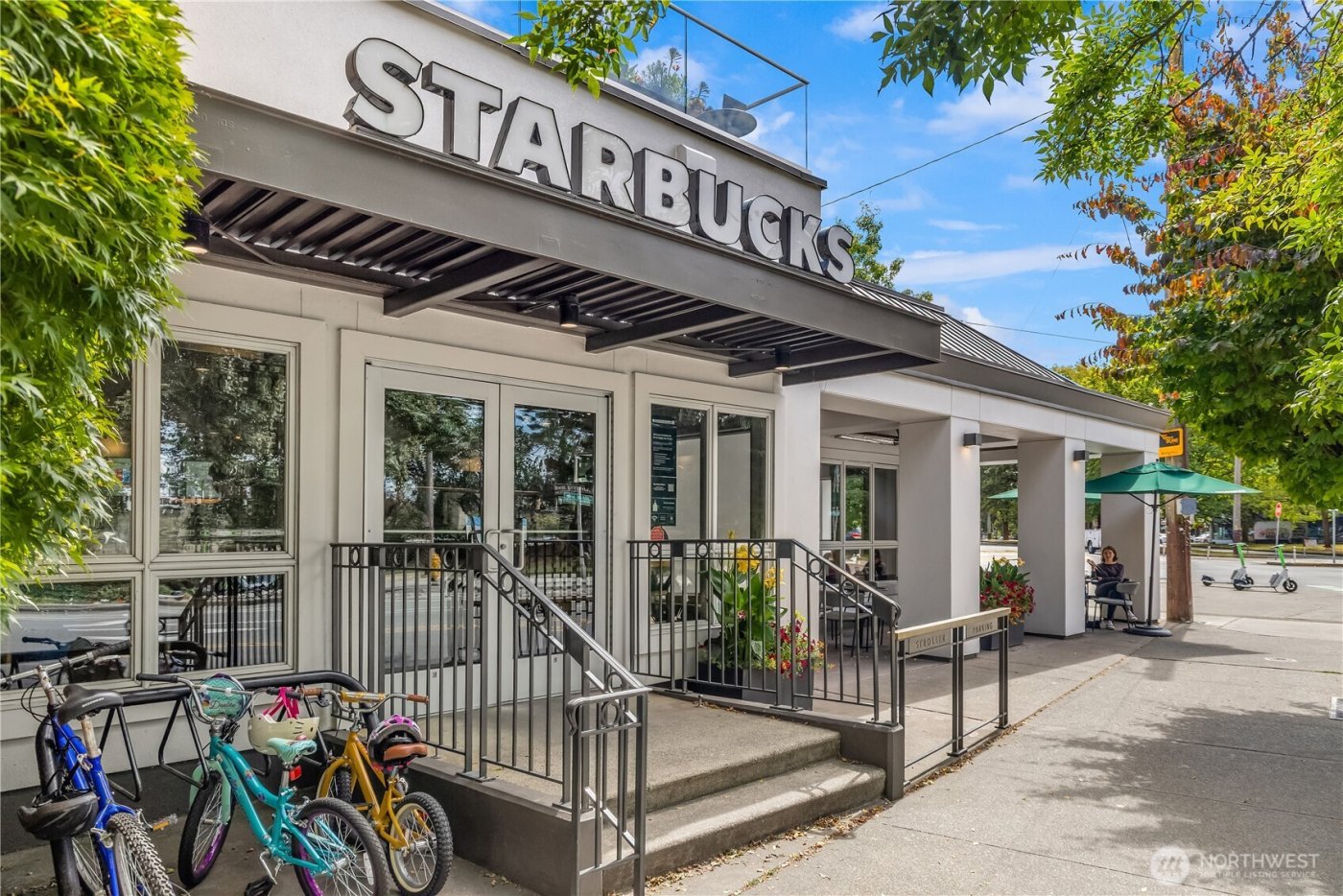 7439 Latona Avenue NE, Seattle, WA 98115