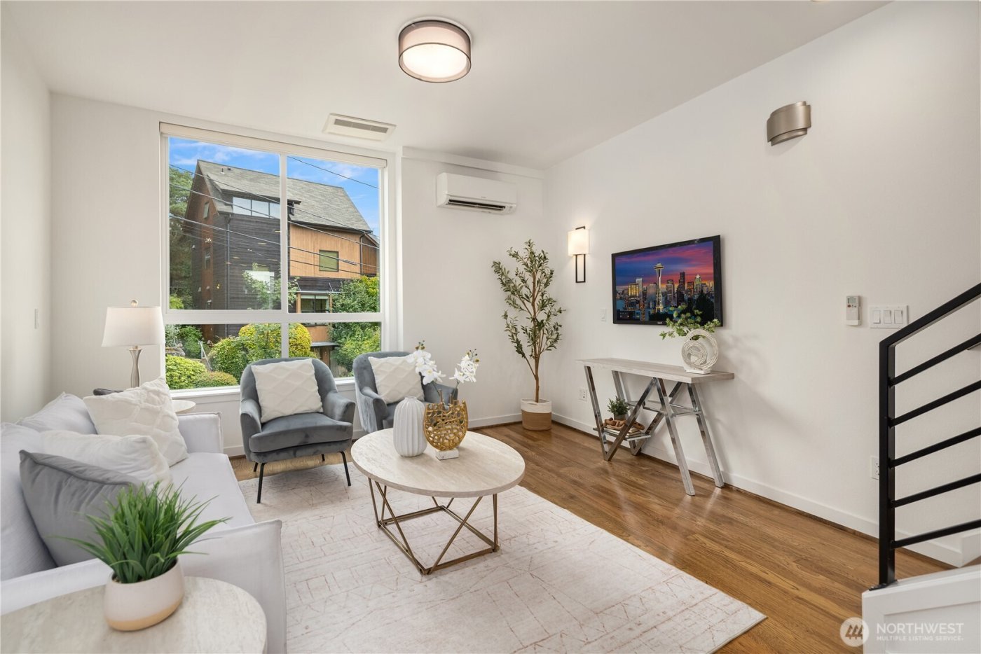 7439 Latona Avenue NE, Seattle, WA 98115