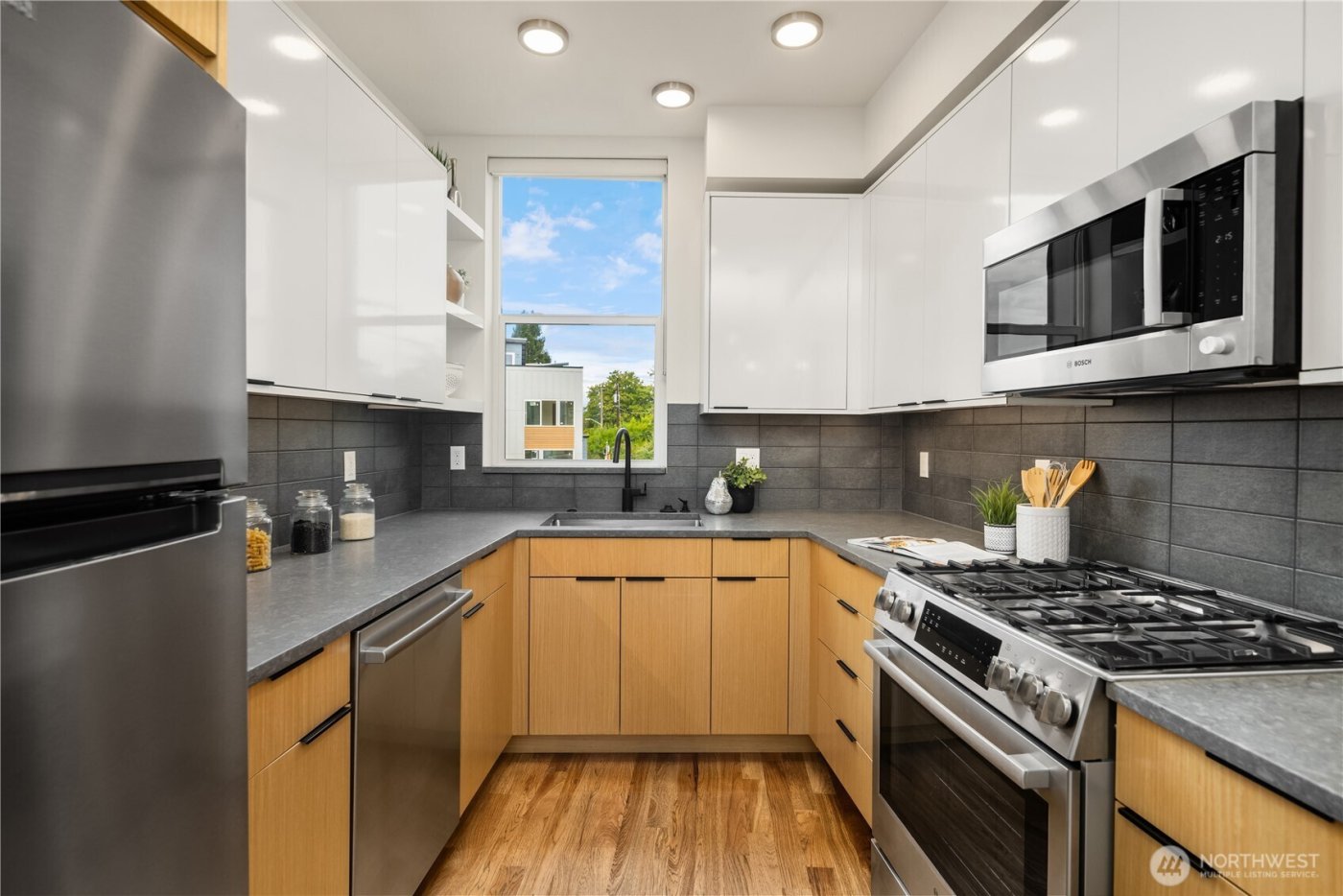 7439 Latona Avenue NE, Seattle, WA 98115