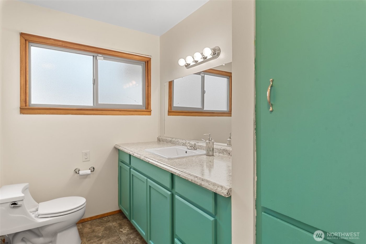 32 Furney Street , Wenatchee, WA 98801