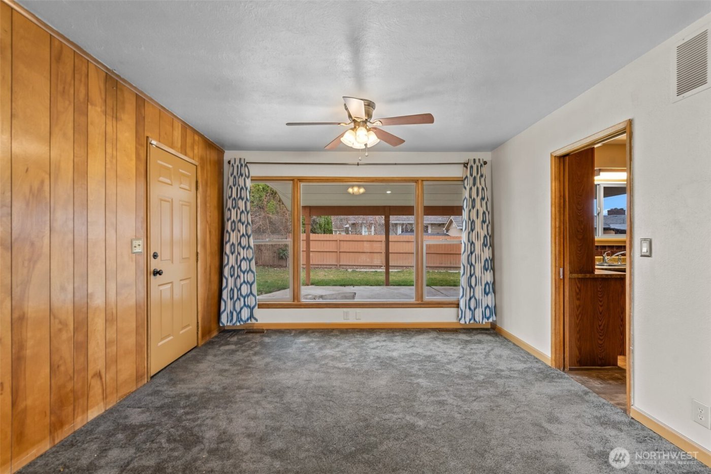 32 Furney Street , Wenatchee, WA 98801