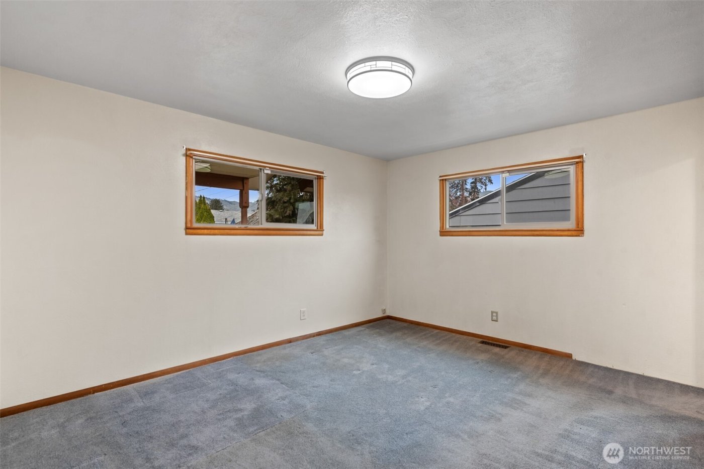 32 Furney Street , Wenatchee, WA 98801