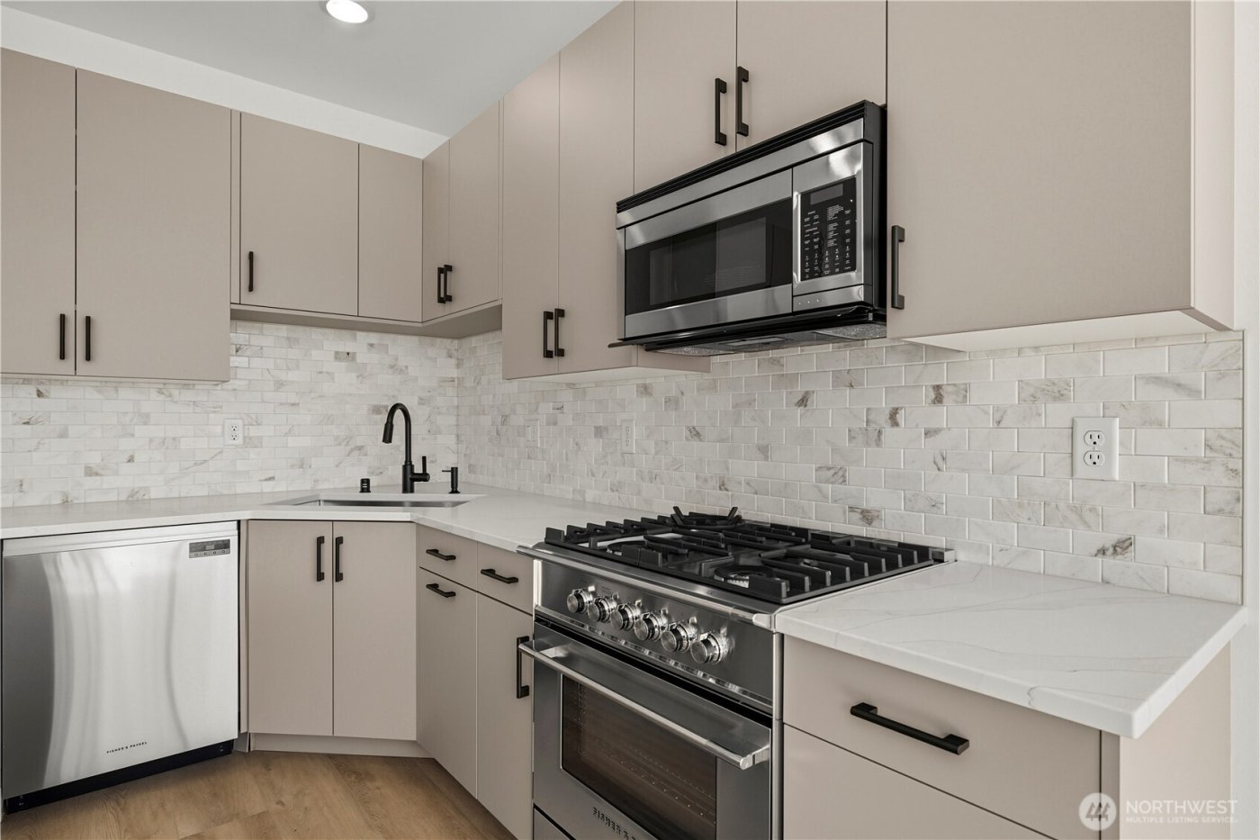 6538 C Latona Avenue NE, Seattle, WA 98115