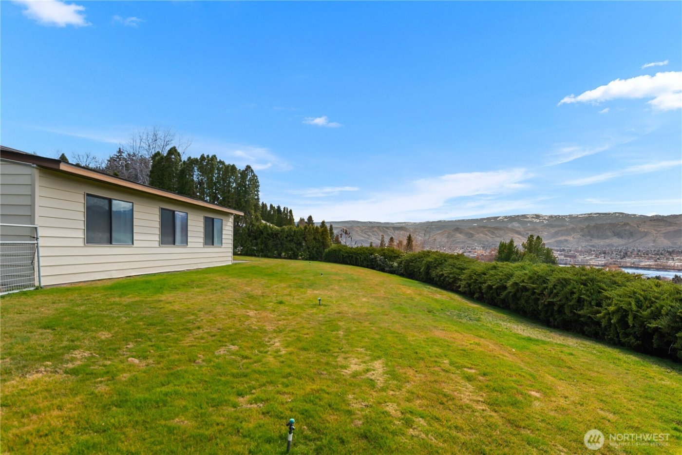 2434 & 2430 NW Alan Avenue , East Wenatchee, WA 98802