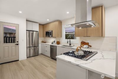 1412 Taylor Avenue N, Seattle, WA 98109 - Photo 15