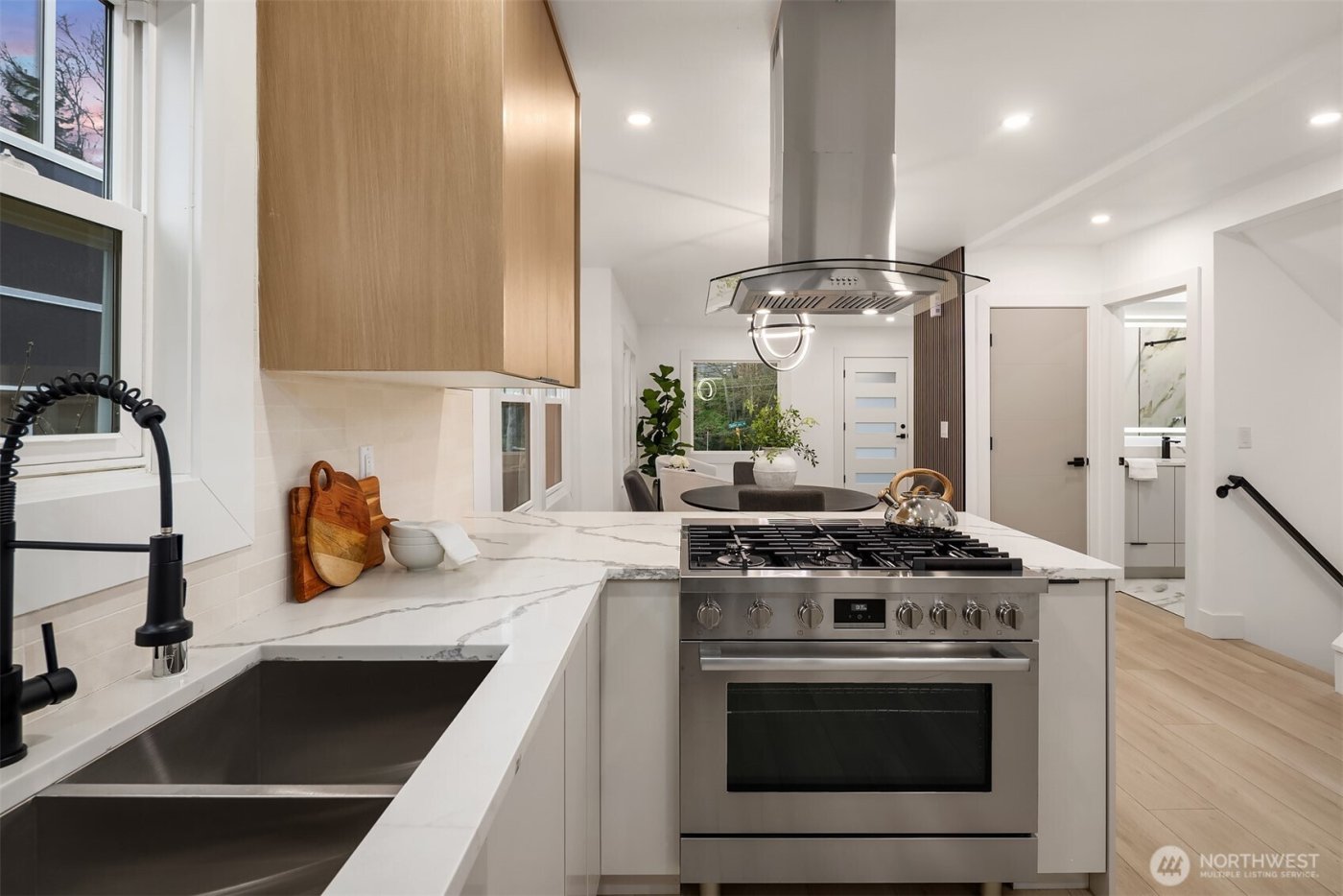 1412 Taylor Avenue N, Seattle, WA 98109