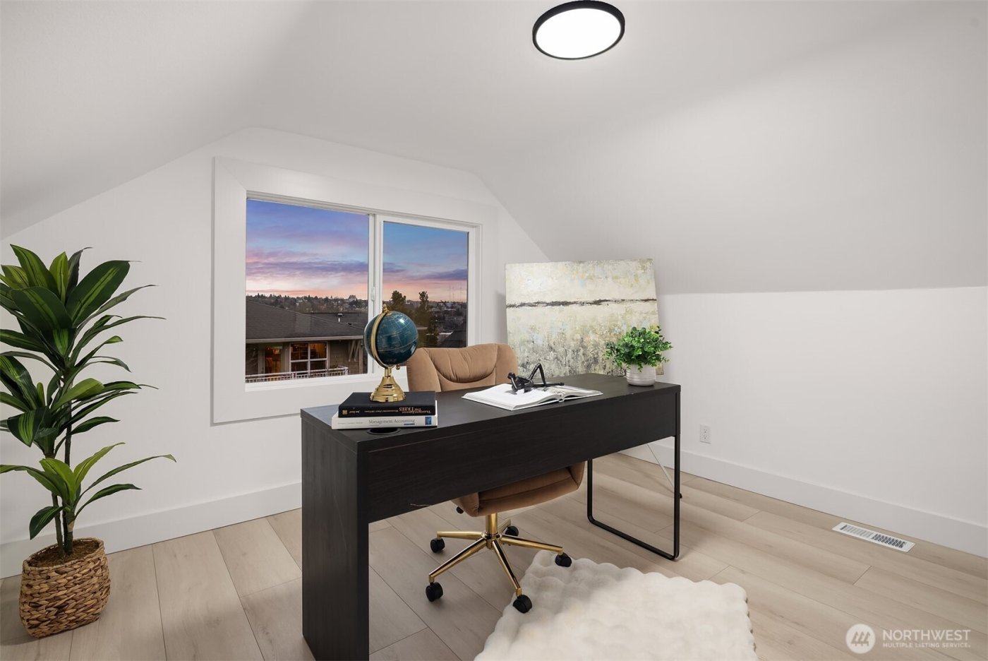 1412 Taylor Avenue N, Seattle, WA 98109