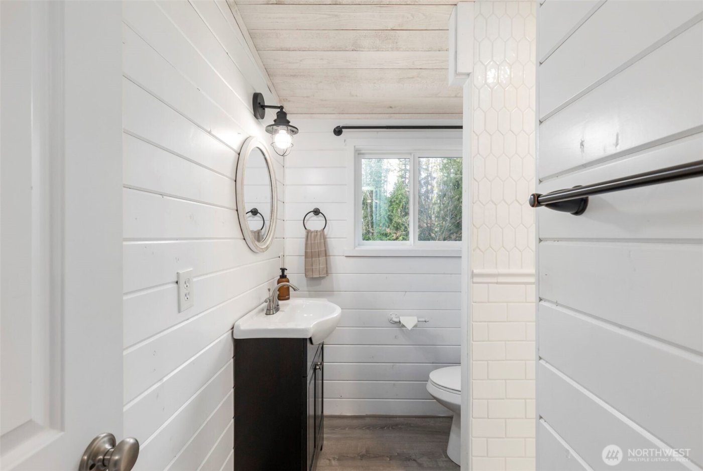 733 Fox Drive , Fox Island, WA 98333