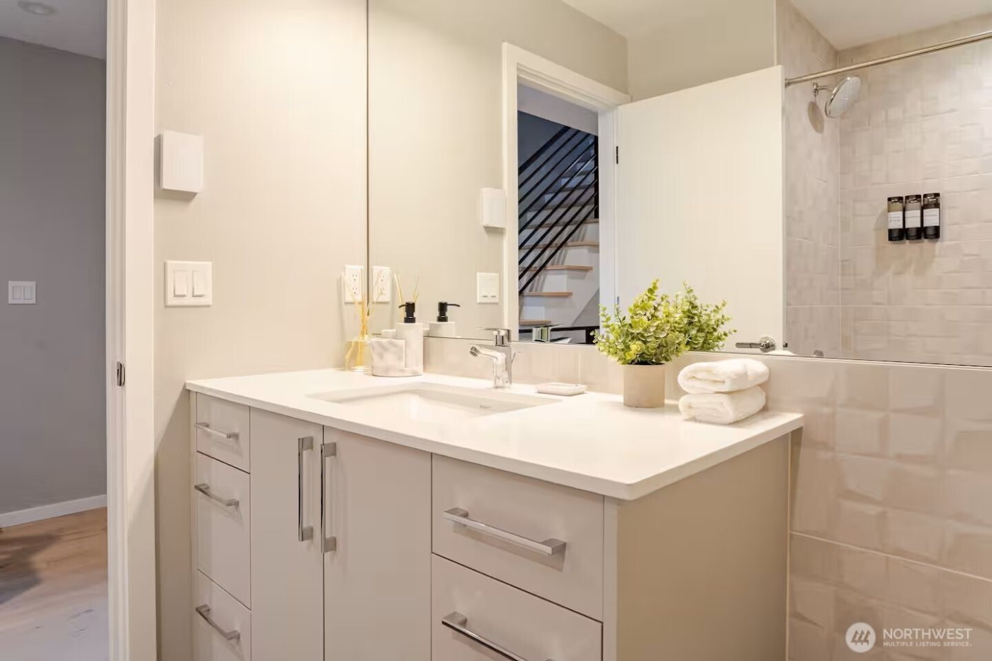 1709 20th Ave #A, Seattle, WA 98122