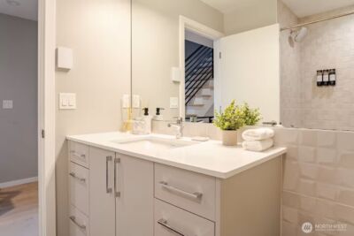 1709 20th Ave #A, Seattle, WA 98122 - Photo 18