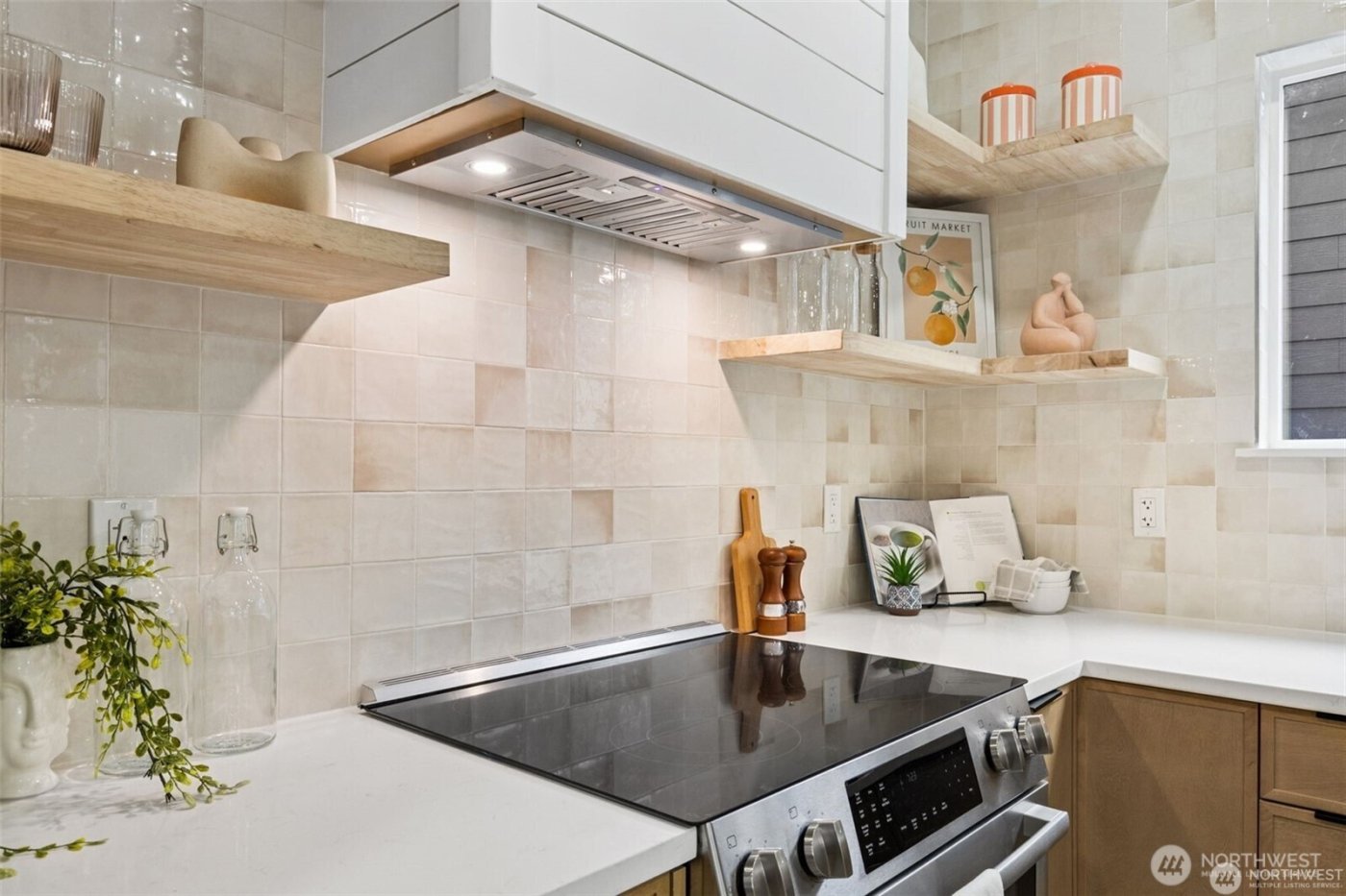 4002 Courtland Place S, Seattle, WA 98118