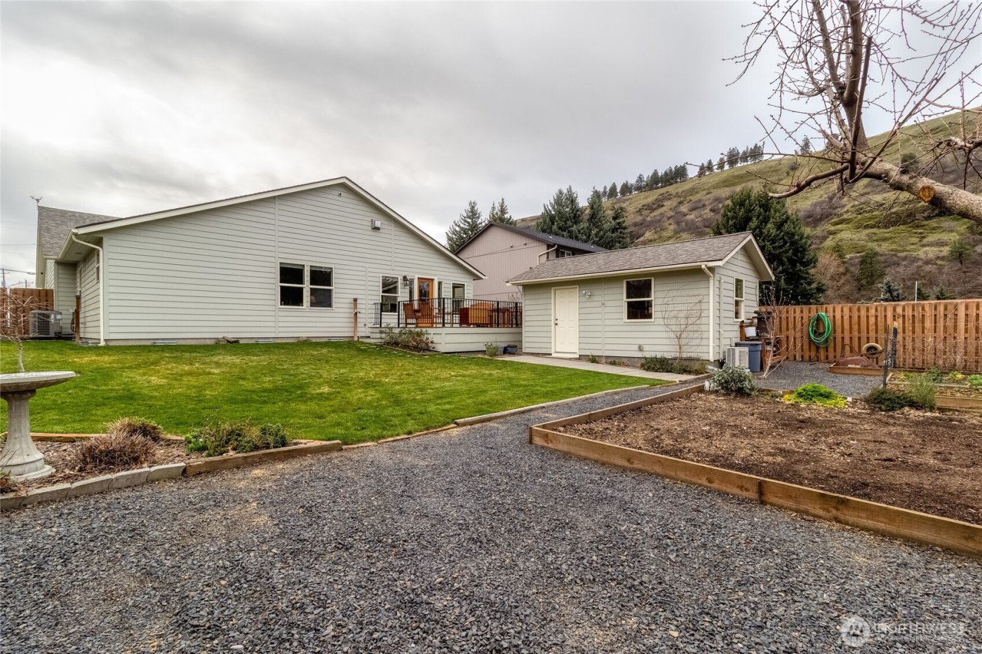 305 E Jackson Street , Dayton, WA 99328
