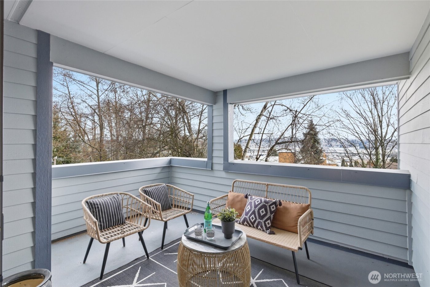 2500 W Manor Place #216, Seattle, WA 98199-2058