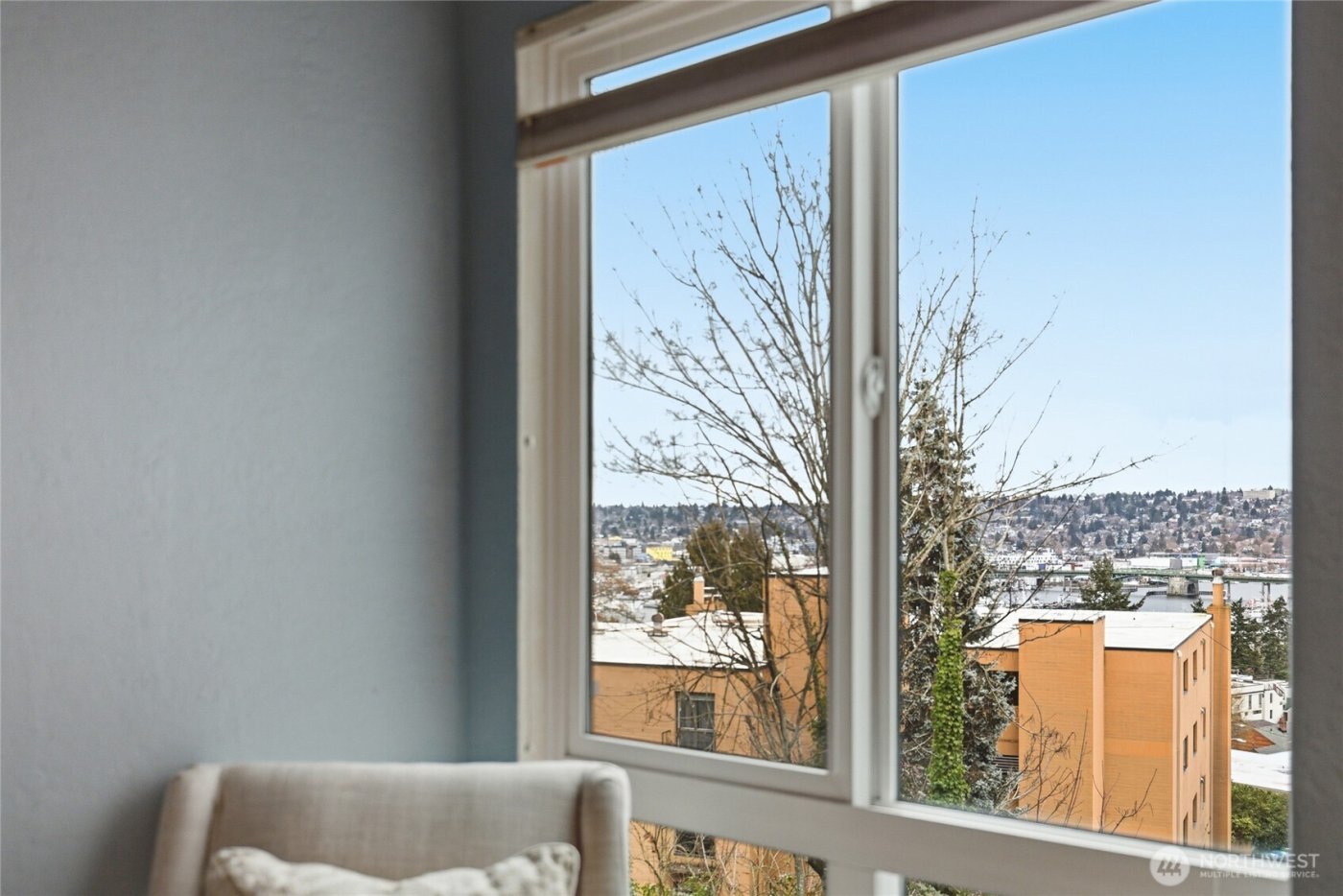 2500 W Manor Place #216, Seattle, WA 98199-2058