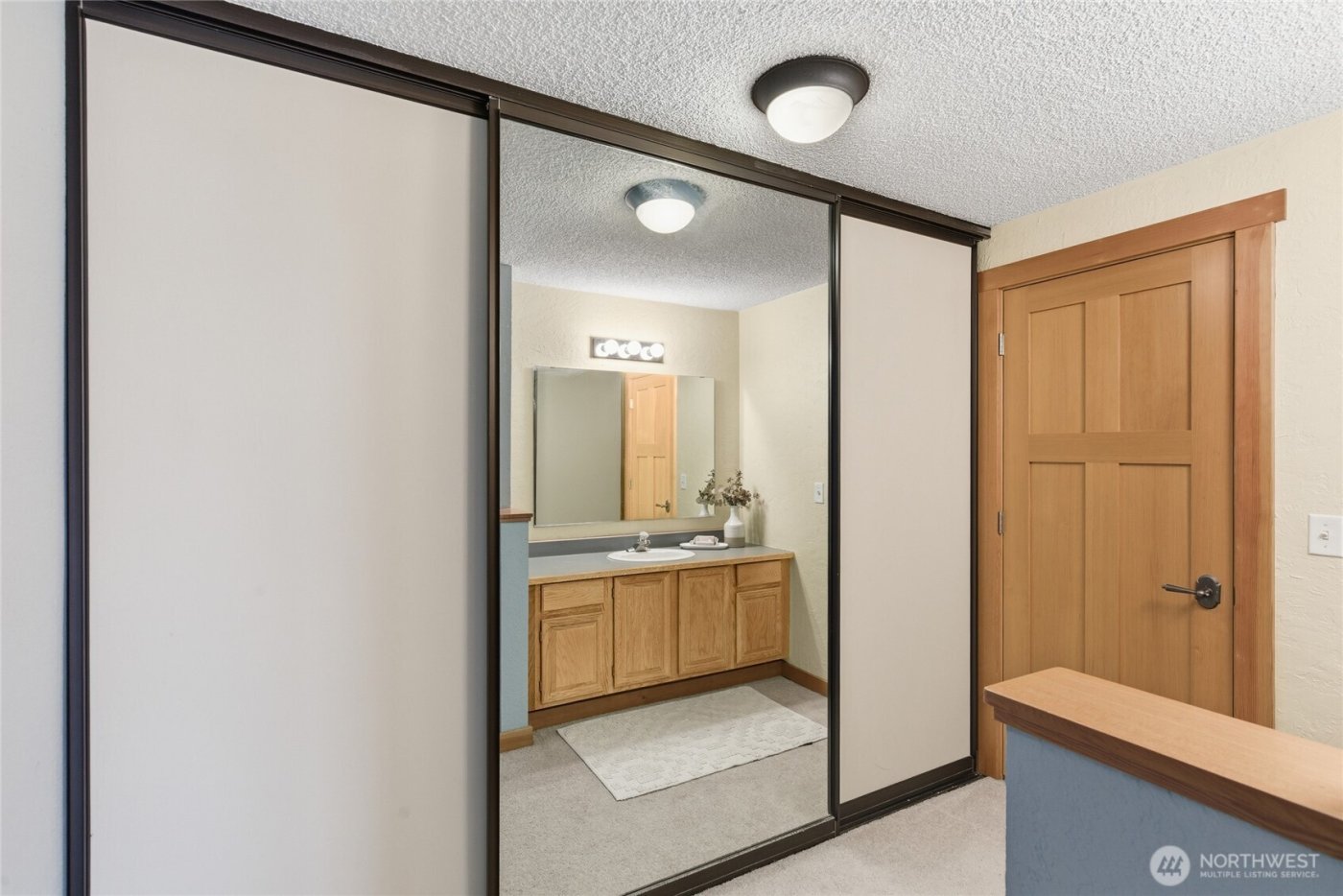 2500 W Manor Place #216, Seattle, WA 98199-2058