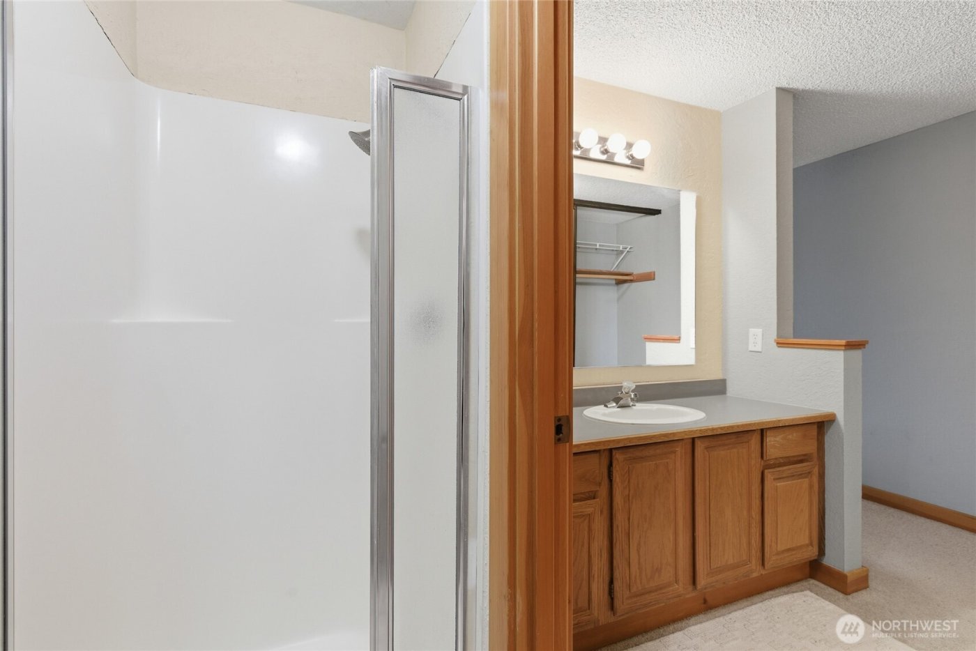 2500 W Manor Place #216, Seattle, WA 98199-2058