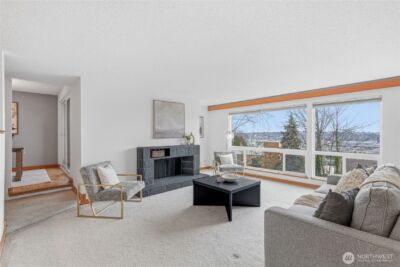 2500 W Manor Place #216, Seattle, WA 98199-2058 - Photo 2