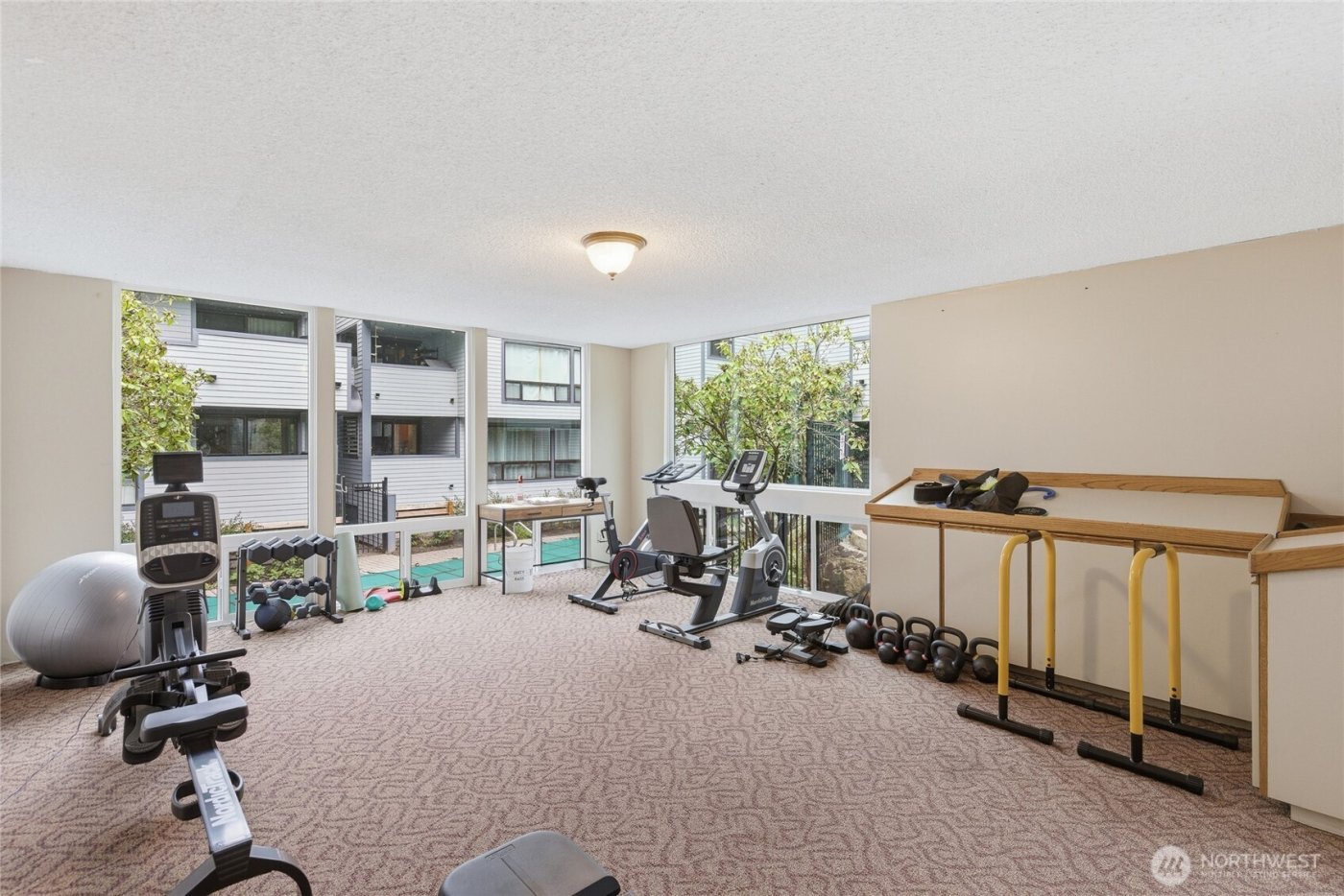2500 W Manor Place #216, Seattle, WA 98199-2058