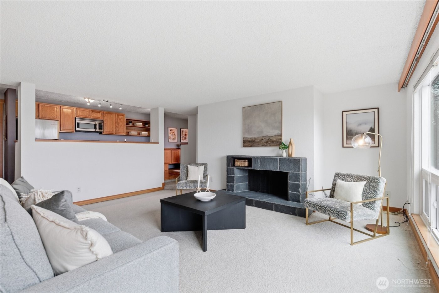 2500 W Manor Place #216, Seattle, WA 98199-2058