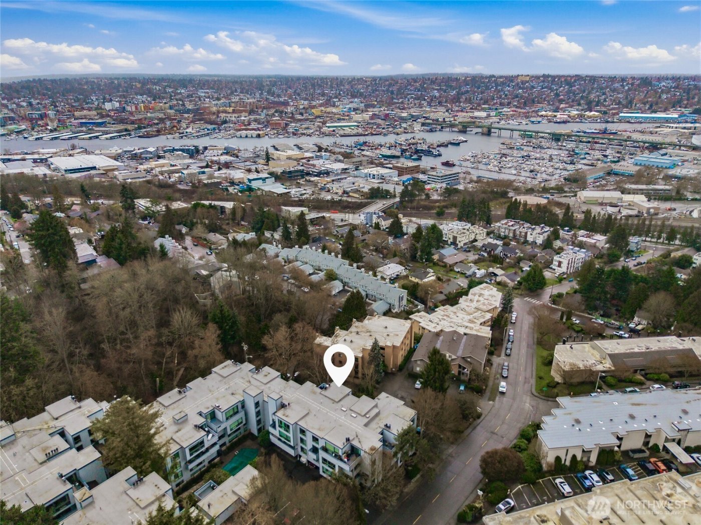 2500 W Manor Place #216, Seattle, WA 98199-2058