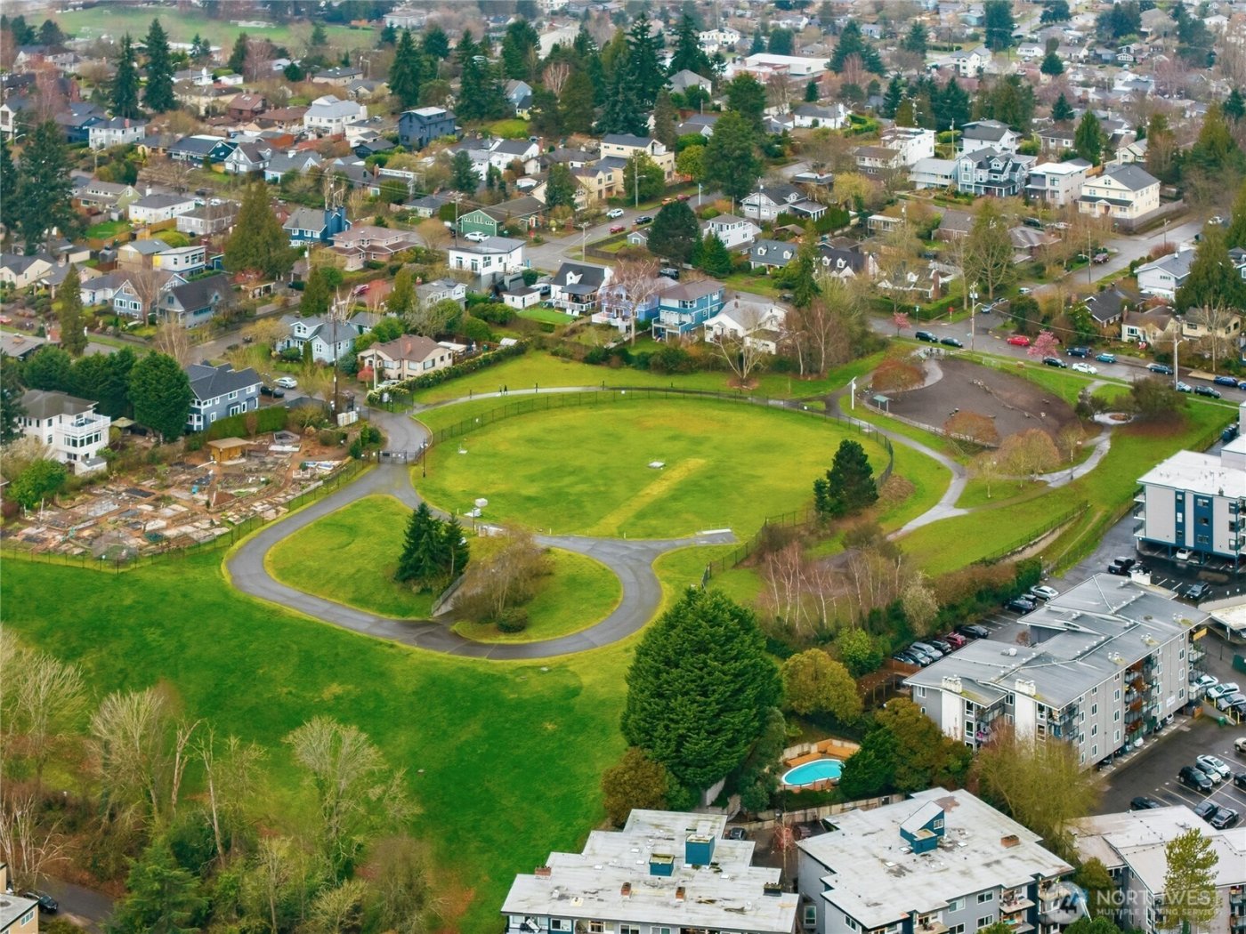 2500 W Manor Place #216, Seattle, WA 98199-2058