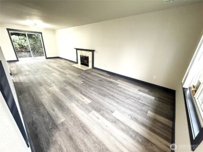 15323 31 Avenue W, Lynnwood, WA 98087 - Photo 2
