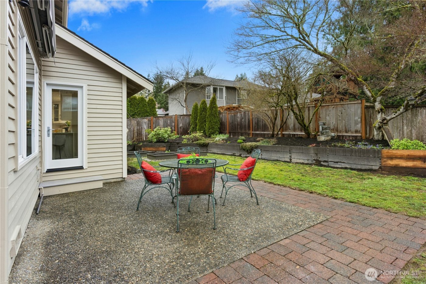 23512 NE 19th Drive , Sammamish, WA 98074-4430