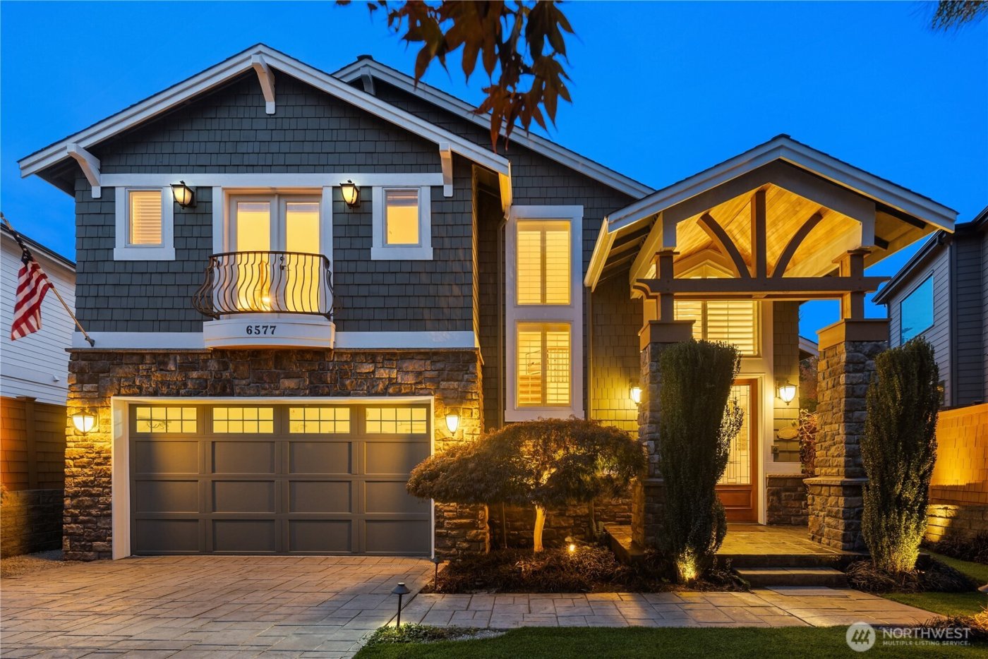 6577 102nd Avenue NE, Kirkland, WA 98033