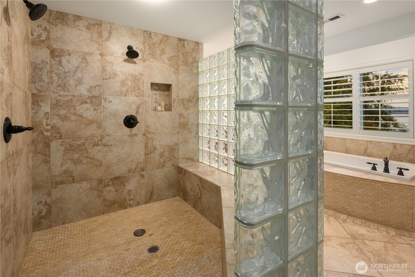 6577 102nd Avenue NE, Kirkland, WA 98033