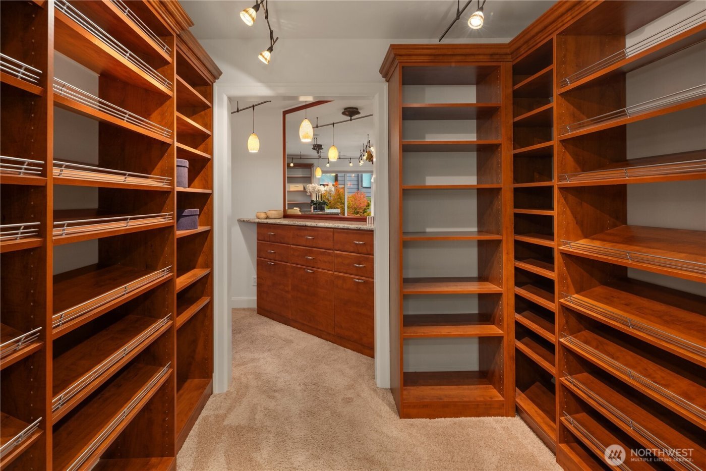 6577 102nd Avenue NE, Kirkland, WA 98033