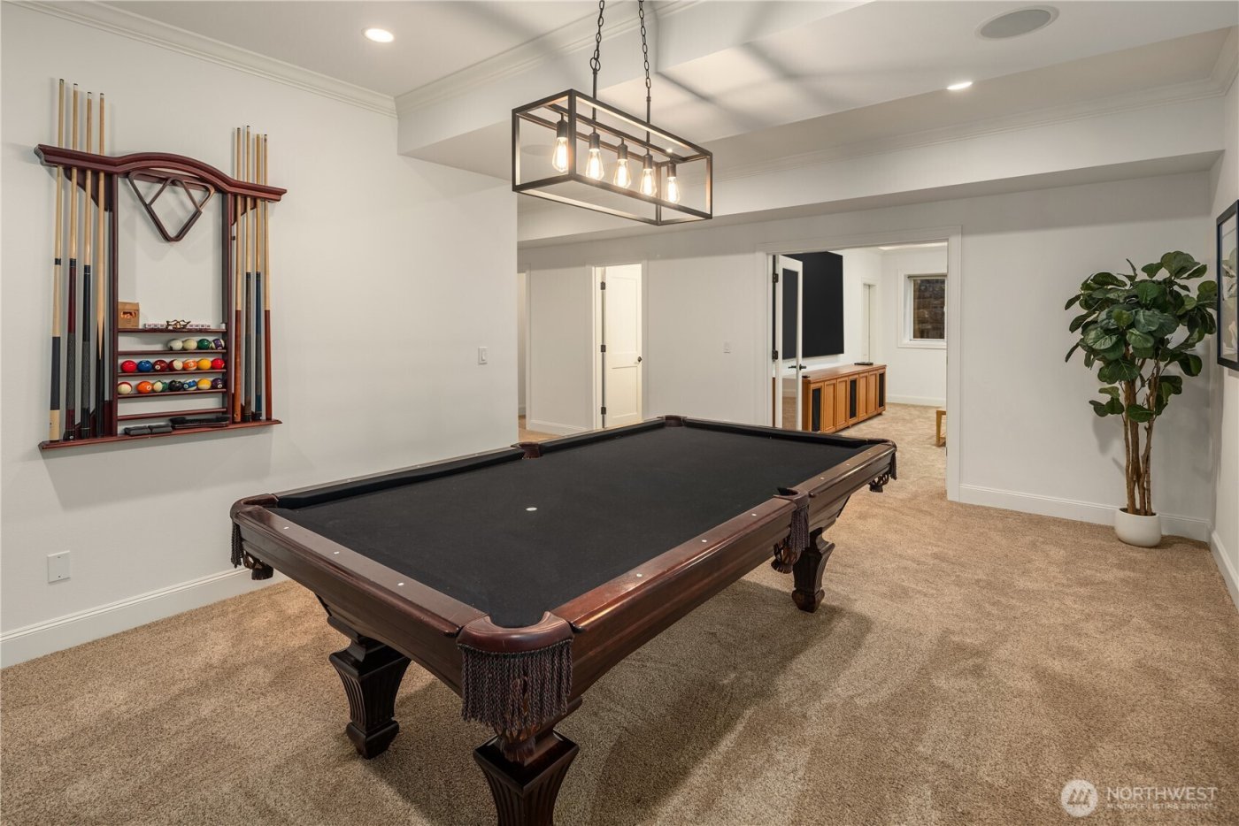 6577 102nd Avenue NE, Kirkland, WA 98033